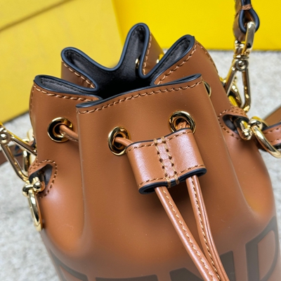 フェンディバッグ細部ディテール